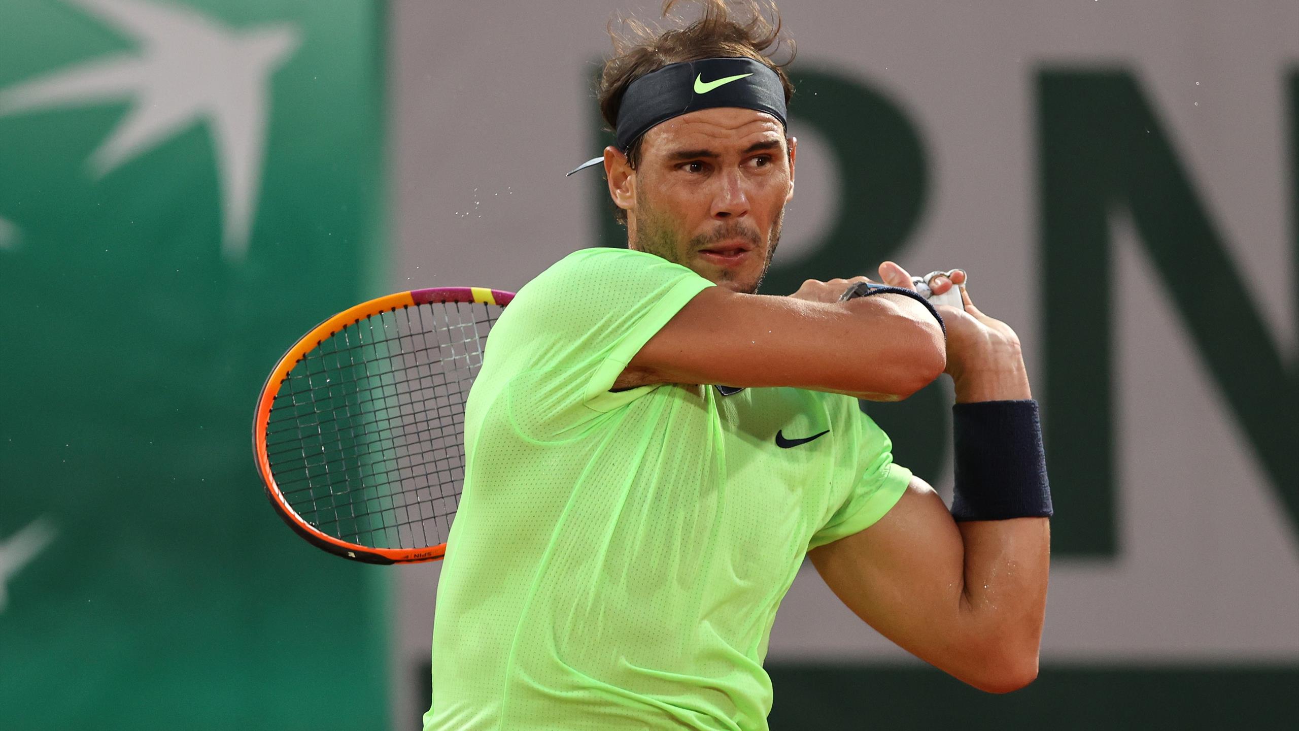 Rafael Nadal thi đấu ở vòng hai Roland Garros 2021