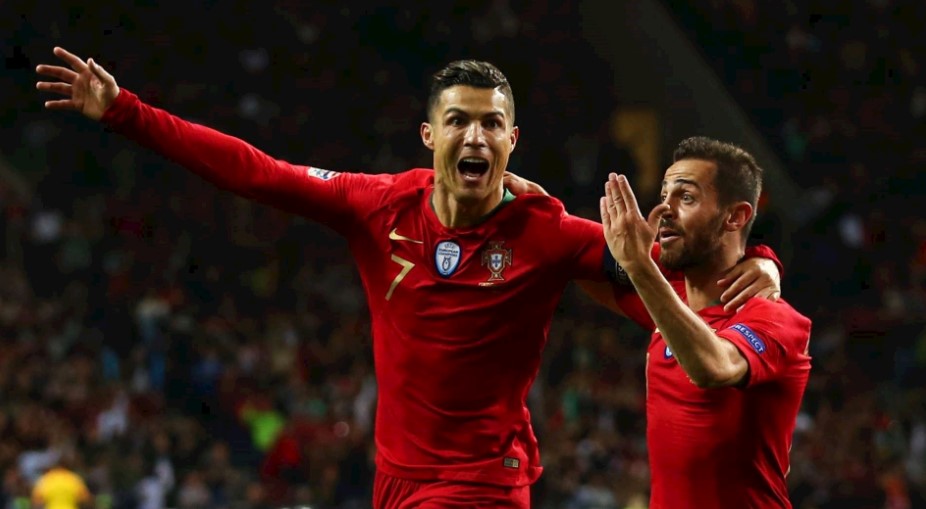 Cristiano Ronaldo im hơi trong trận giao hữu với Tây Ban Nha