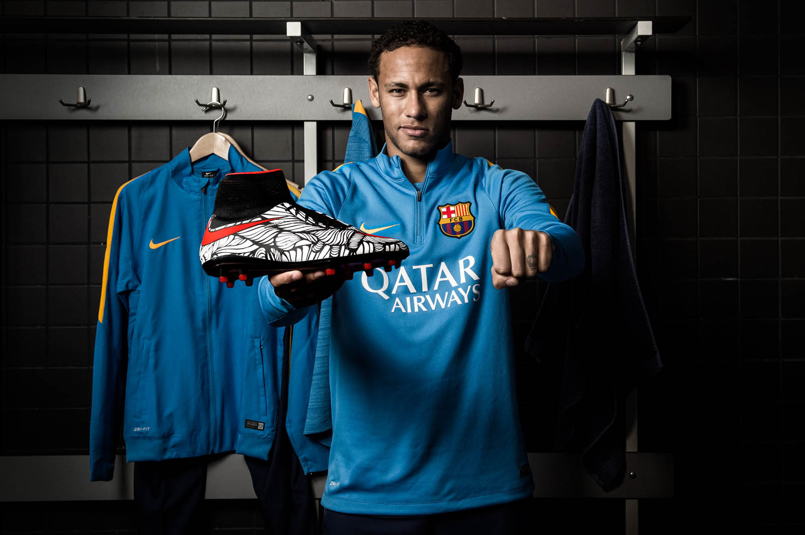 Nike ký hợp đồng tài trợ lần đầu tiên cho Neymar vào năm 2005