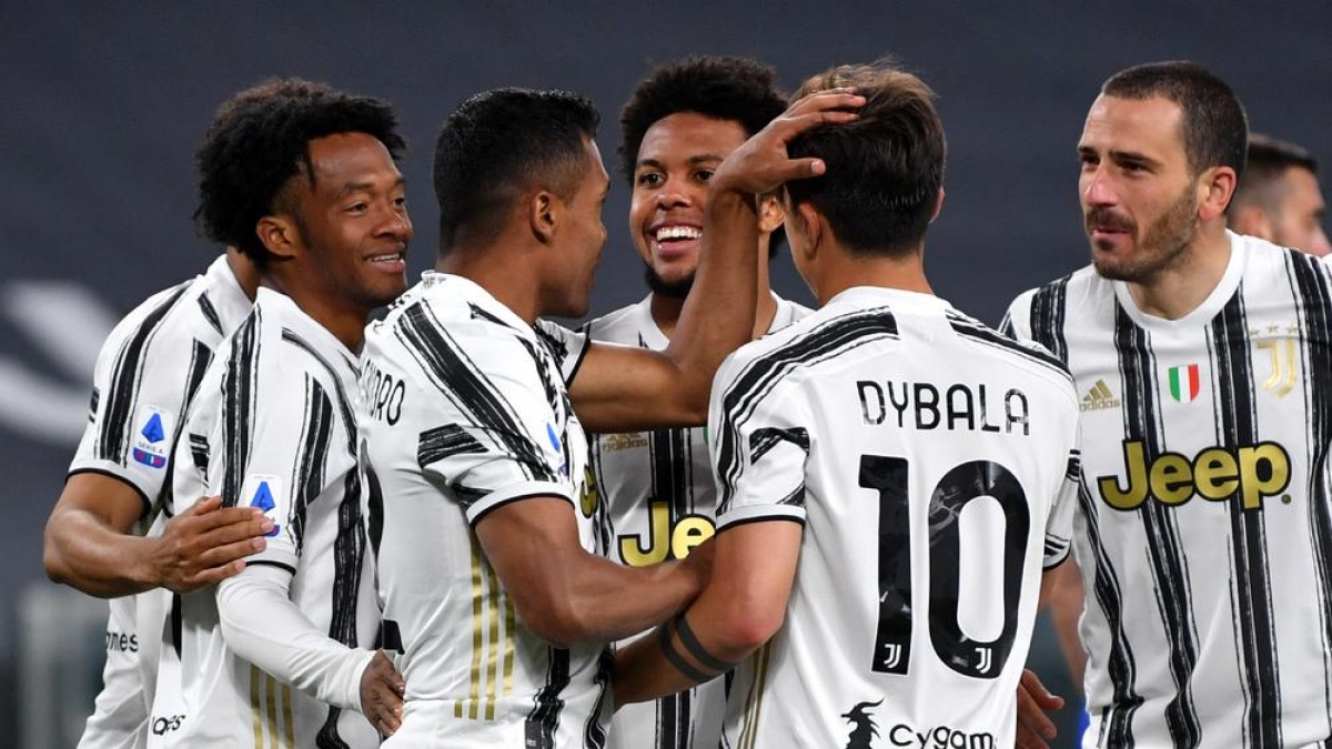 Juventus thành cựu vương Serie A