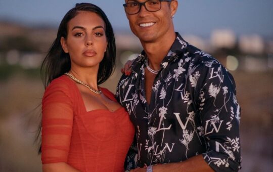 Cận cảnh cuộc sống tình nhân ngọt ngào của C.Ronaldo và bạn gái