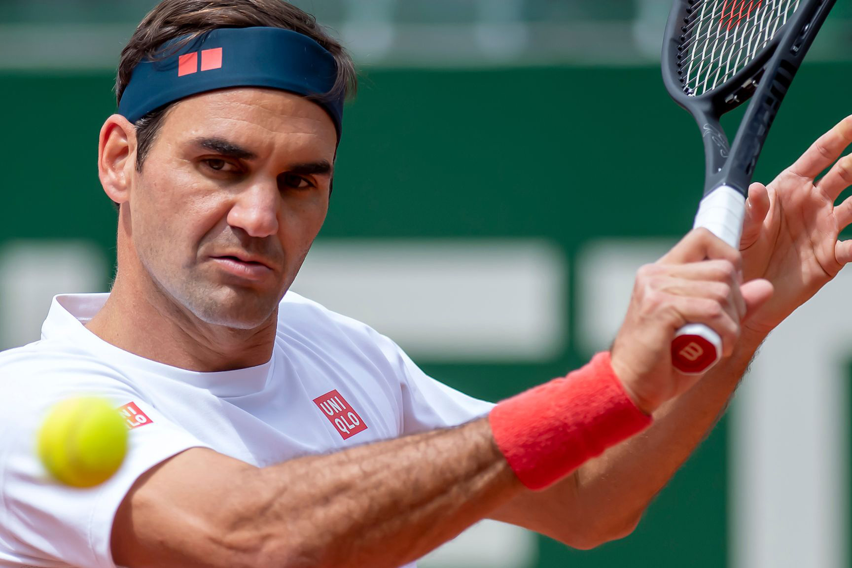 Federer gây thất vọng khi rời khỏi Roland Garros sớm
